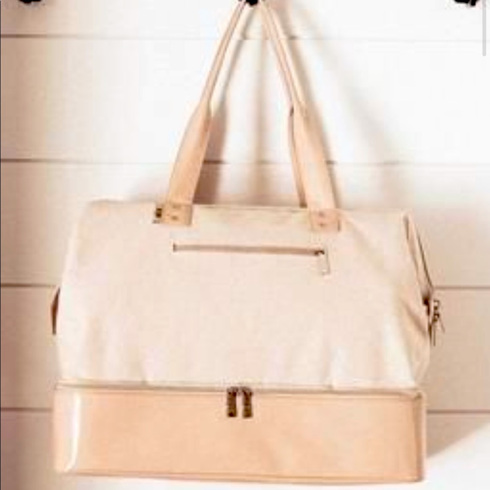 BÉIS weekender